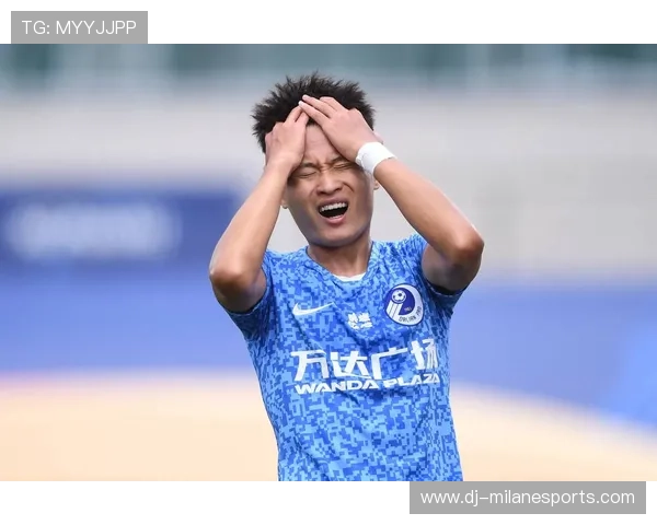 大连英博林良铭连续突破带动进攻：破防连击引领大连战舰新篇章